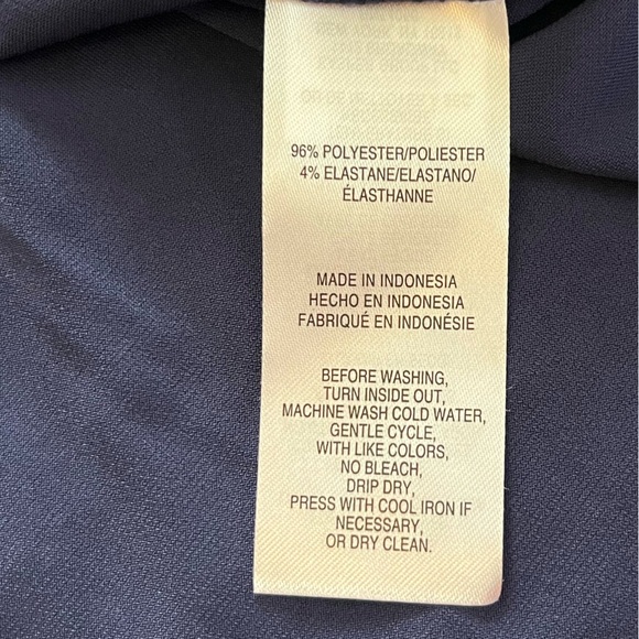 New! Jones Nee York Navy Blouse with Embellished Gold Neckline Size 2X - Picture 8 of 13